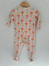 Load image into Gallery viewer, UniQlo Ribbed Balloon Footie 12-18M
