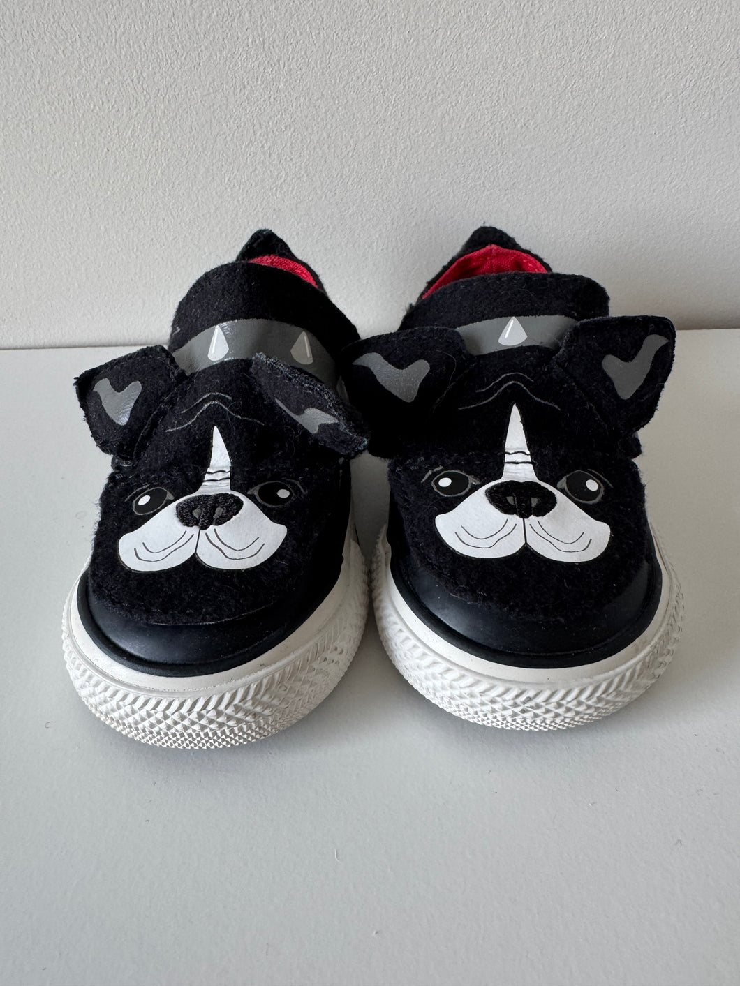 Converse Bull Dog Shoes Size 4C