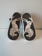 Load image into Gallery viewer, Unicorn Converse Size 6C
