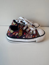 Load image into Gallery viewer, Butterfly Converse Size 5C
