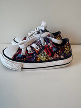 Load image into Gallery viewer, Butterfly Converse Size 5C
