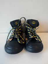 Load image into Gallery viewer, Batman Hightop Converse Size 7C
