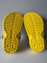 Load image into Gallery viewer, Elf Crocs Size 11C
