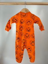 Load image into Gallery viewer, Pumpkin Footie 6M
