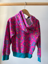 Load image into Gallery viewer, Vintage Heart Hoodie Size 6

