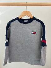 Load image into Gallery viewer, Vintage Tommy Crewneck Size 5
