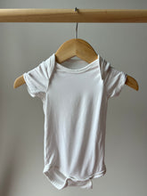 Load image into Gallery viewer, Kyte Onesie 0-3M
