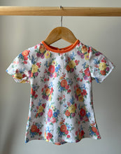 Load image into Gallery viewer, Vintage Floral Tee 24M
