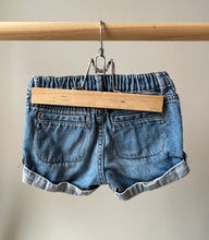 Load image into Gallery viewer, BabyGap Denim Shorts Size 5
