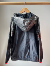 Load image into Gallery viewer, Under Armour Packable Lightweight Jacket YSM
