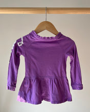 Load image into Gallery viewer, Converse Top 2T
