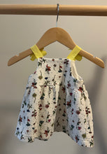 Load image into Gallery viewer, Zara Floral Bow Detail Dress 3-6M
