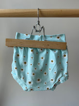 Load image into Gallery viewer, Daisy Bloomers 24M
