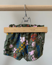 Load image into Gallery viewer, Old Navy Floral Short 3-6M
