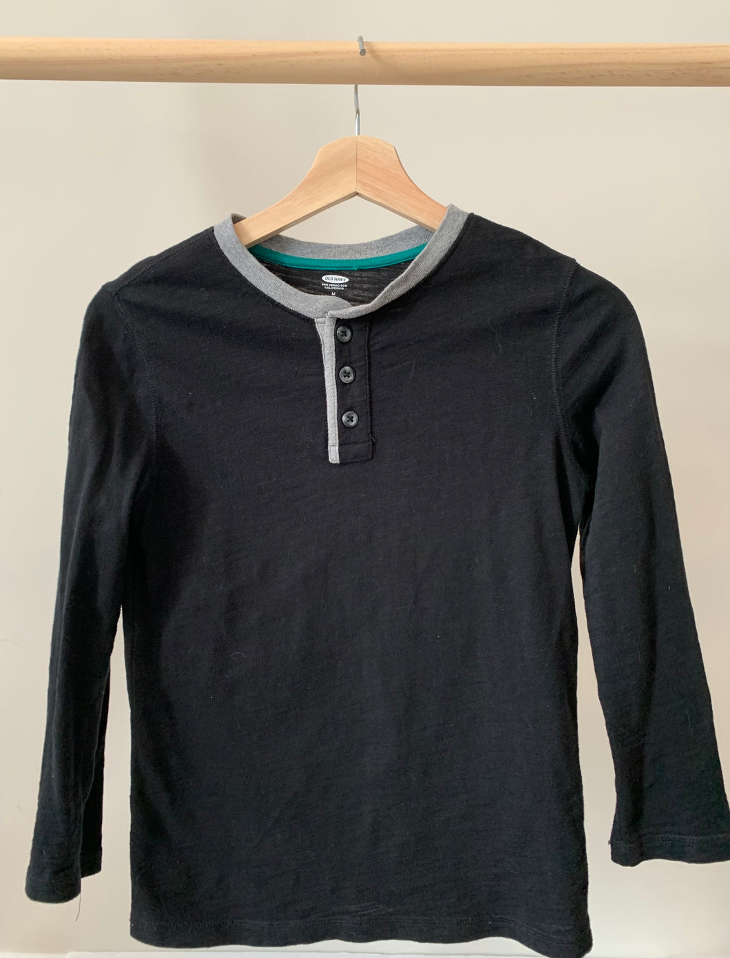 Old Navy Henley Size 8