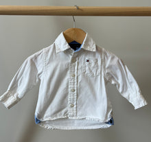 Load image into Gallery viewer, Tommy Hilfiger Button Up 3-6M
