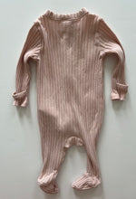 Load image into Gallery viewer, Old Navy Ribbed Footie 0-3M
