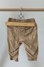 Load image into Gallery viewer, H&amp;M Corduroy Pant 4-6M
