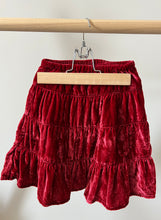 Load image into Gallery viewer, babyGap Tiered Skirt Size 2
