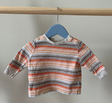 Load image into Gallery viewer, Old Navy Top 0-3M
