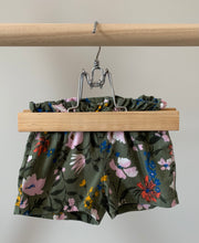 Load image into Gallery viewer, Old Navy Floral Short 3-6M
