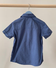 Load image into Gallery viewer, Nautica Button Up Size 4
