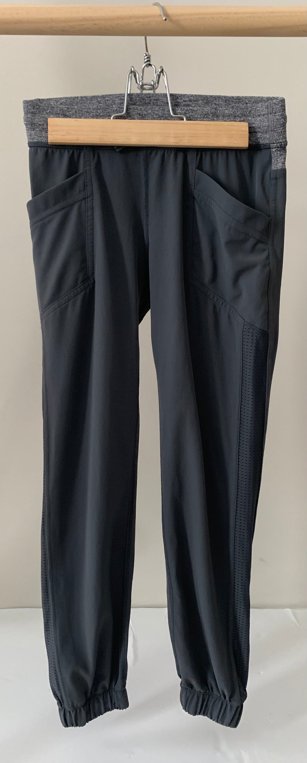 Ivivva Athletic Pant Size 8
