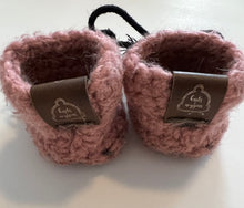Load image into Gallery viewer, Knits &amp; Noggins Booties 0-6M
