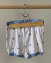 Load image into Gallery viewer, Coccoli Sailboat Shorts 18M
