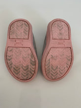 Load image into Gallery viewer, Toms Love Shoes Size 3INF
