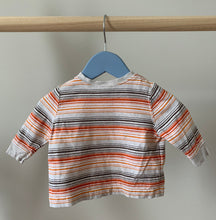 Load image into Gallery viewer, Old Navy Top 0-3M
