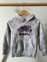 Load image into Gallery viewer, Roots Snowflake Hoodie 4T
