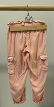 Load image into Gallery viewer, Old Navy Cargo Pant Size 4
