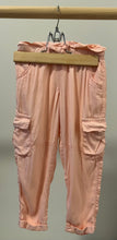 Load image into Gallery viewer, Old Navy Cargo Pant Size 4
