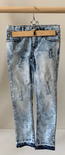 Load image into Gallery viewer, Jordache Acid Wash Distressed Jean Size 7
