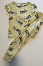 Load image into Gallery viewer, babyGap Rainbow PJ Set Size 6
